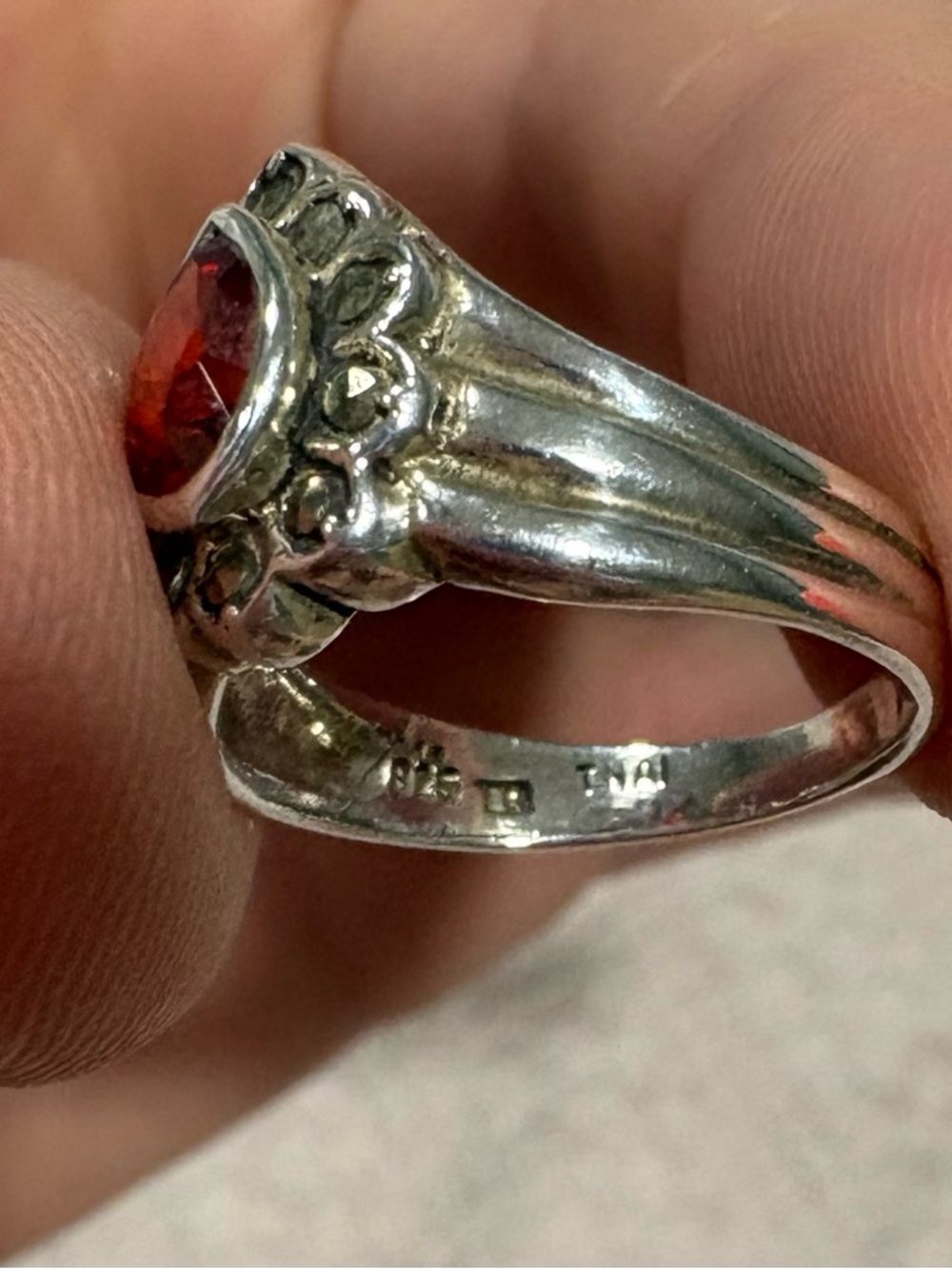 Vintage Sterling Silver 925 Stamped Silver Red Crystal Marcasite Size 7 - Picture 6 of 6